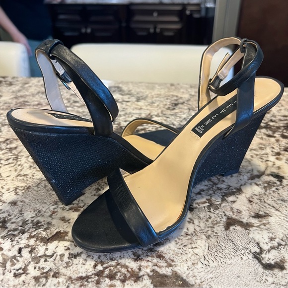 Steve Madden Black Wedge Sandals - Picture 4 of 9